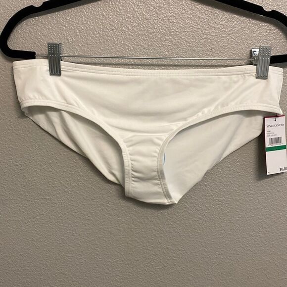 NWT- Vince Camuto- Solid white bikini bottoms with ruching- Size Large - Picture 1 of 6
